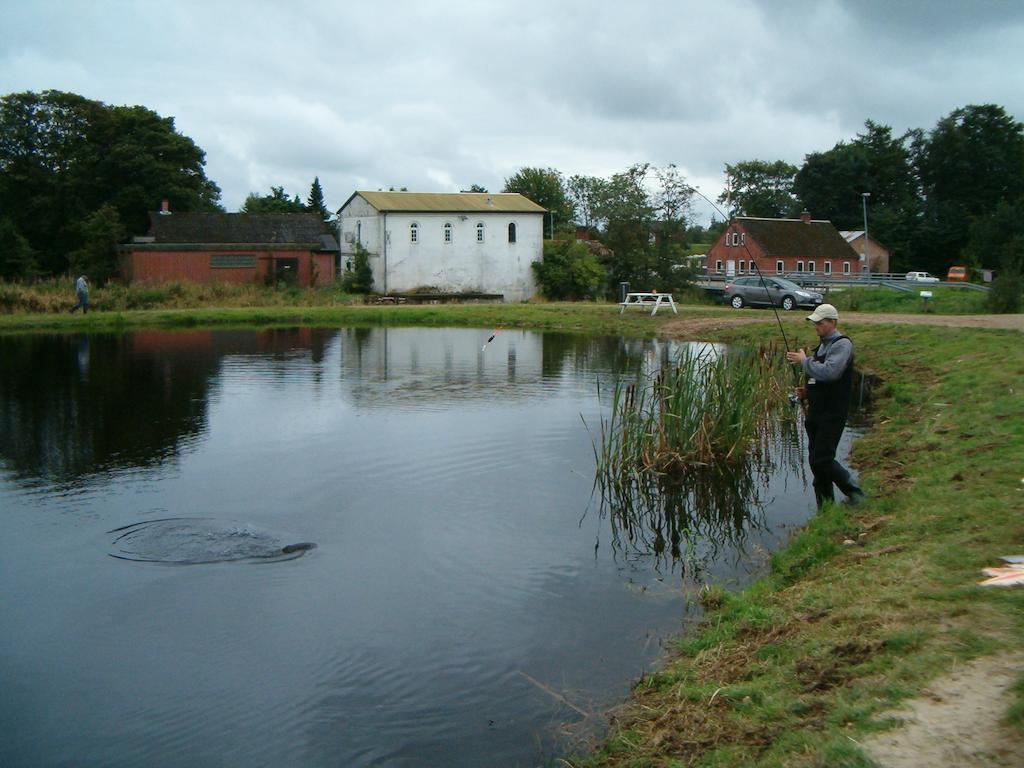Holme A &